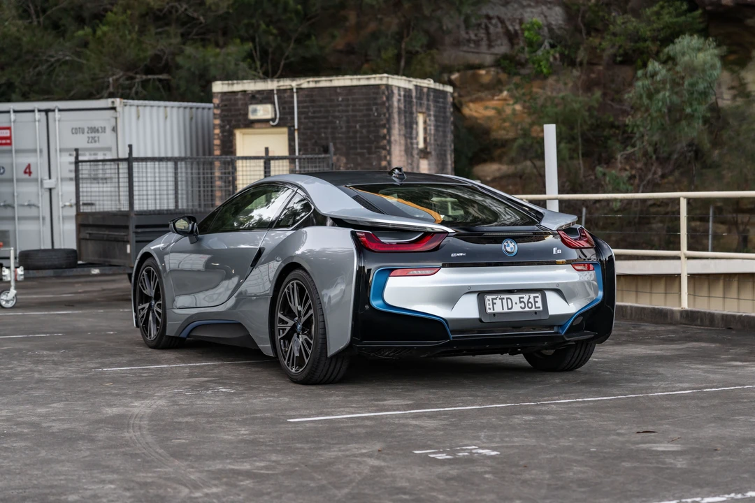 2015 BMW i8 - Image 7 of 31