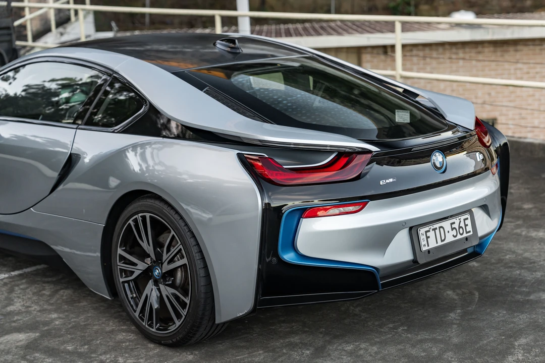 2015 BMW i8 - Image 27 of 31