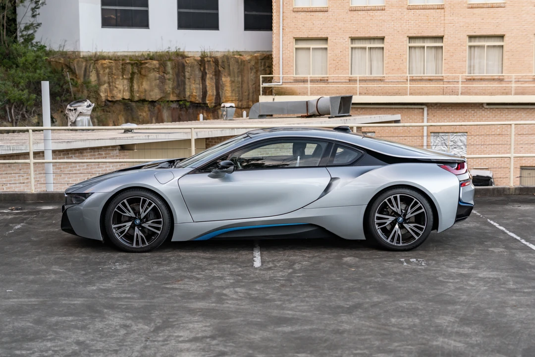 2015 BMW i8 - Image 8 of 31