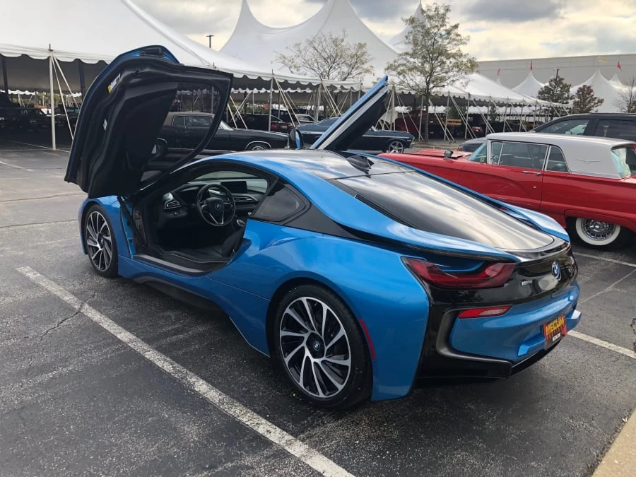 2015 BMW i8 - Image 2 of 5