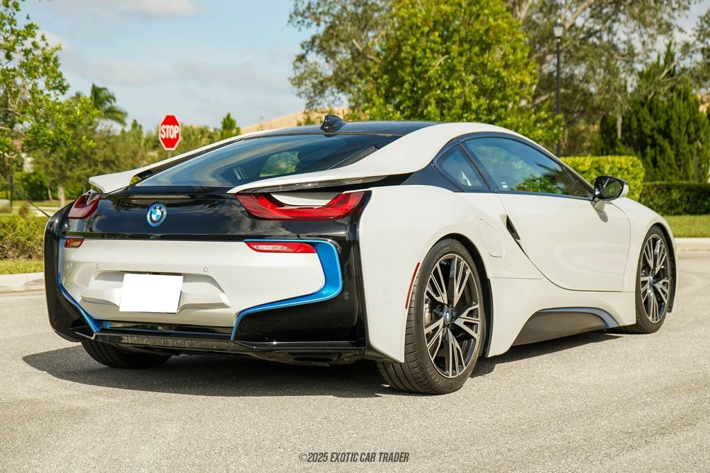 2015 BMW i8 - Image 8 of 12