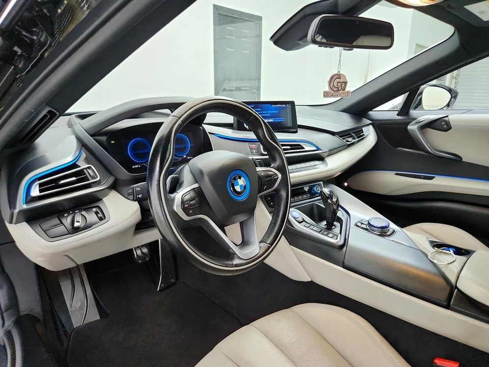 2015 BMW i8 - Image 13 of 31