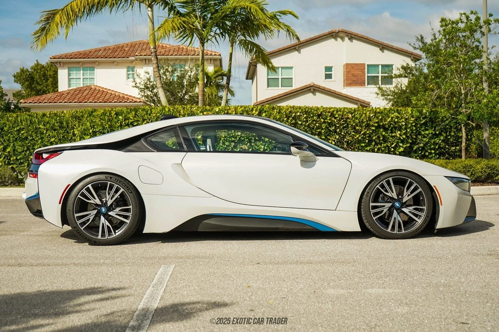 2015 BMW i8 - Image 9 of 12