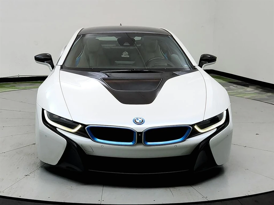 2015 BMW i8 - Image 2 of 31