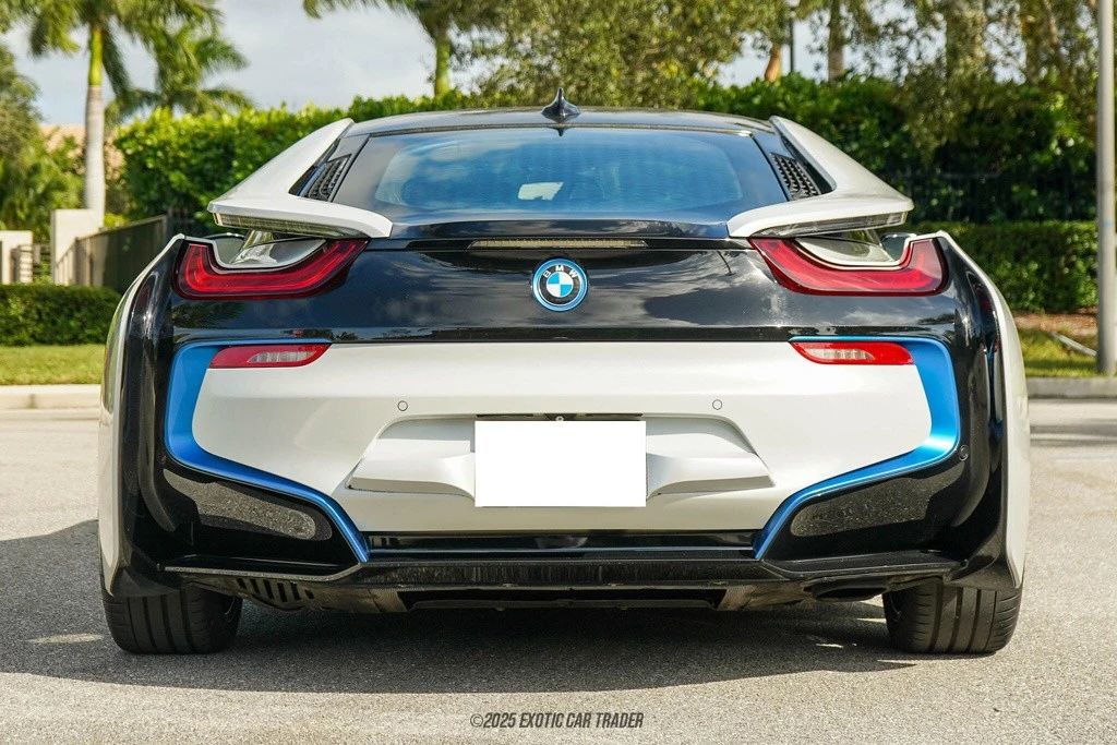 2015 BMW i8 - Image 7 of 12