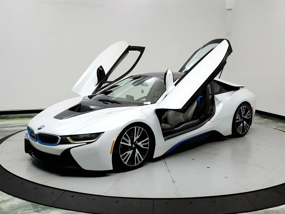 2015 BMW i8 - Image 9 of 31