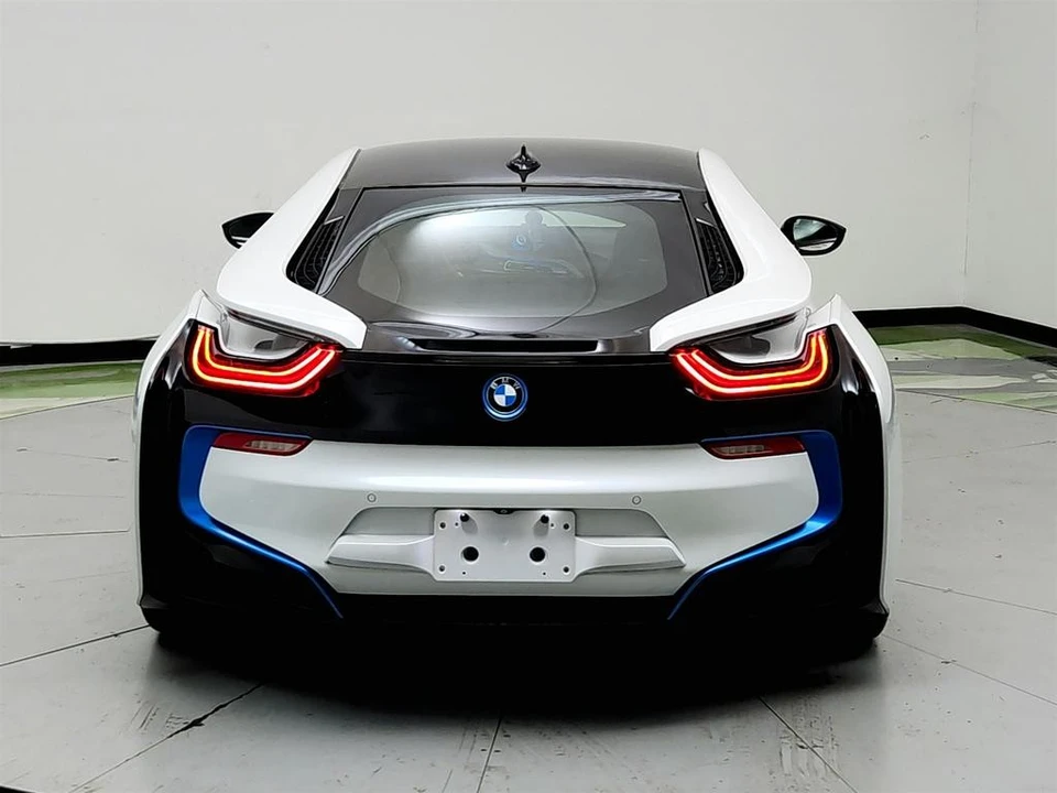 2015 BMW i8 - Image 6 of 31