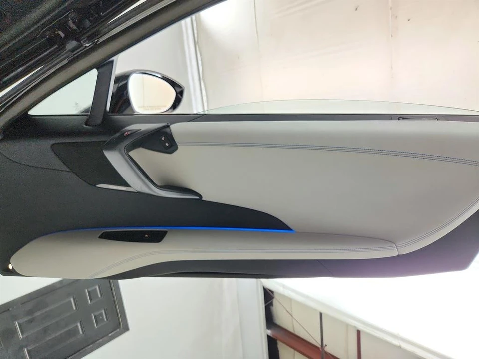 2015 BMW i8 - Image 26 of 31