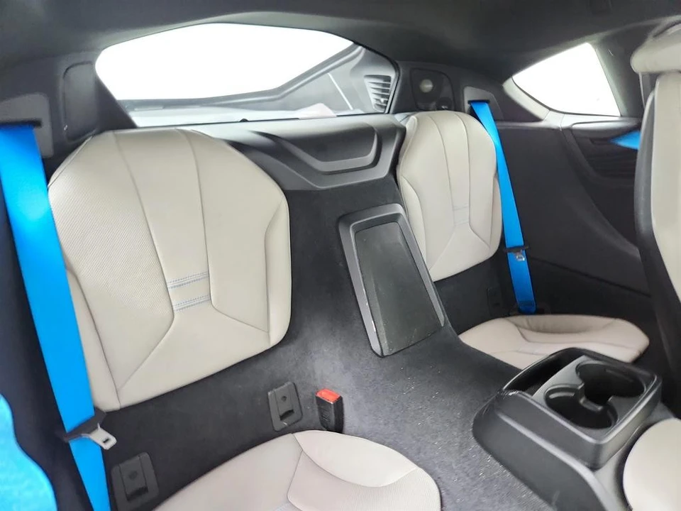 2015 BMW i8 - Image 27 of 31
