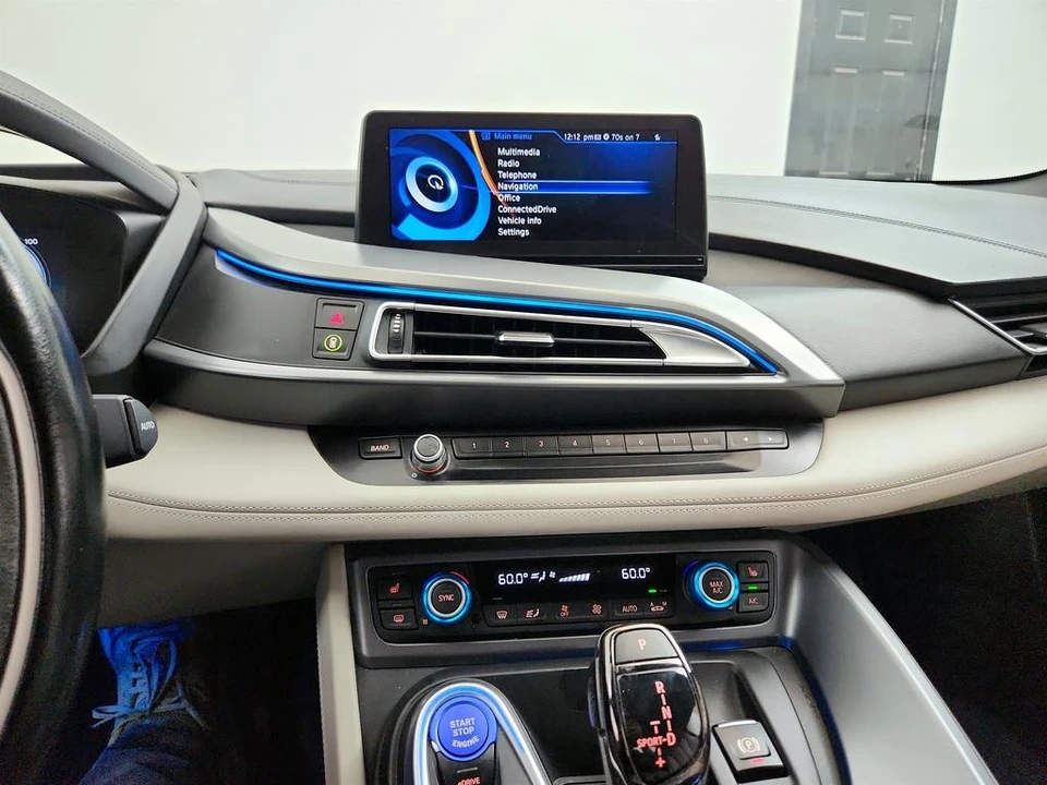 2015 BMW i8 - Image 20 of 31