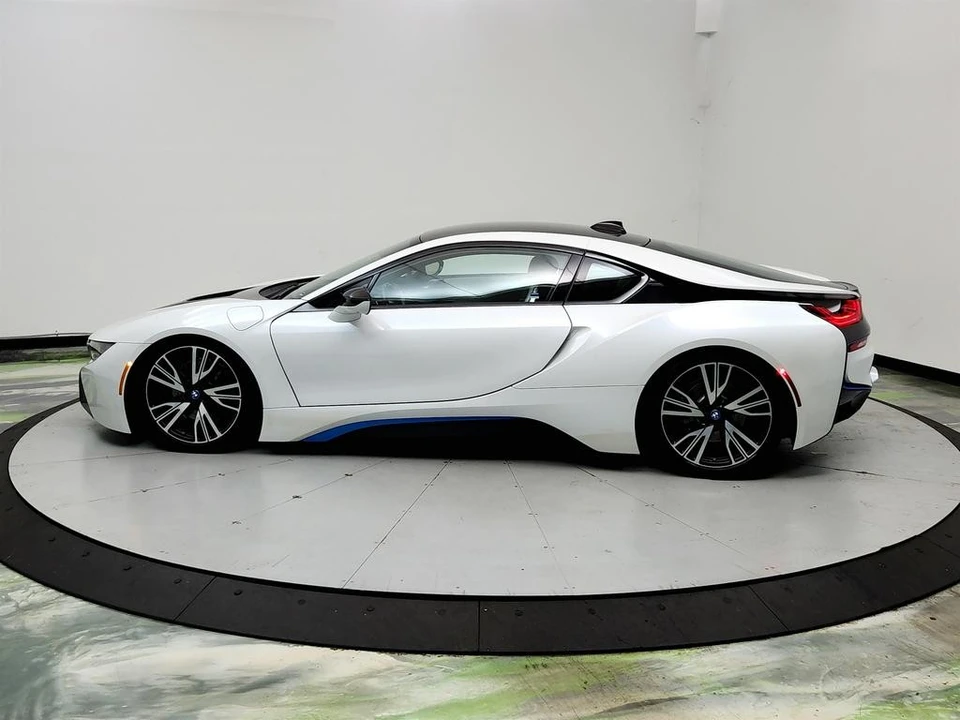 2015 BMW i8 - Image 8 of 31