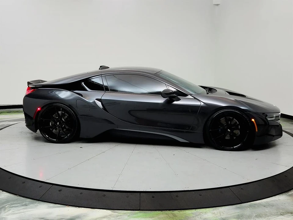 2015 BMW i8 - Image 4 of 12