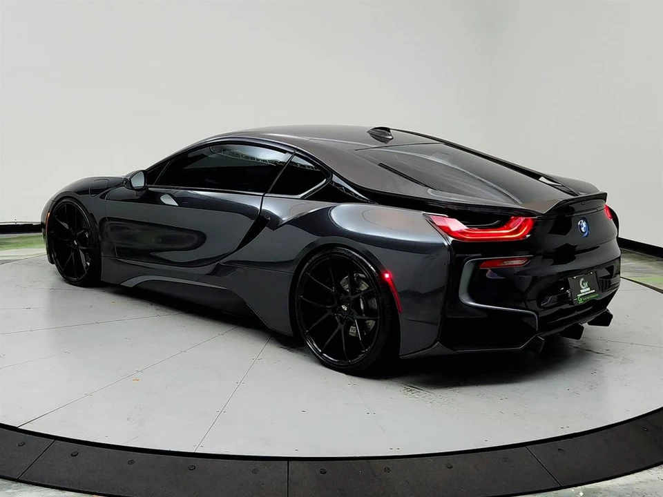 2015 BMW i8 - Image 7 of 12