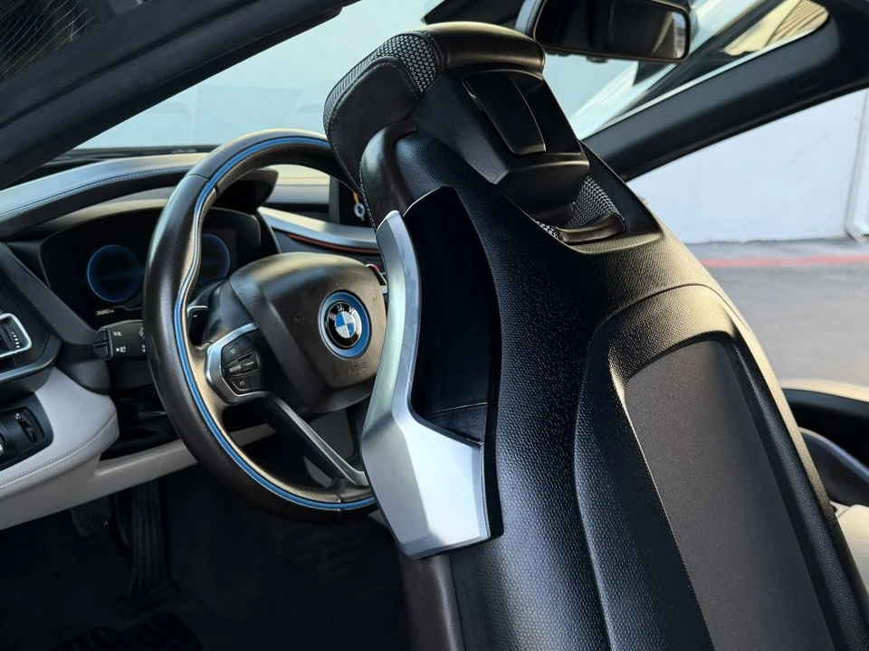 2015 BMW i8 - Image 20 of 21