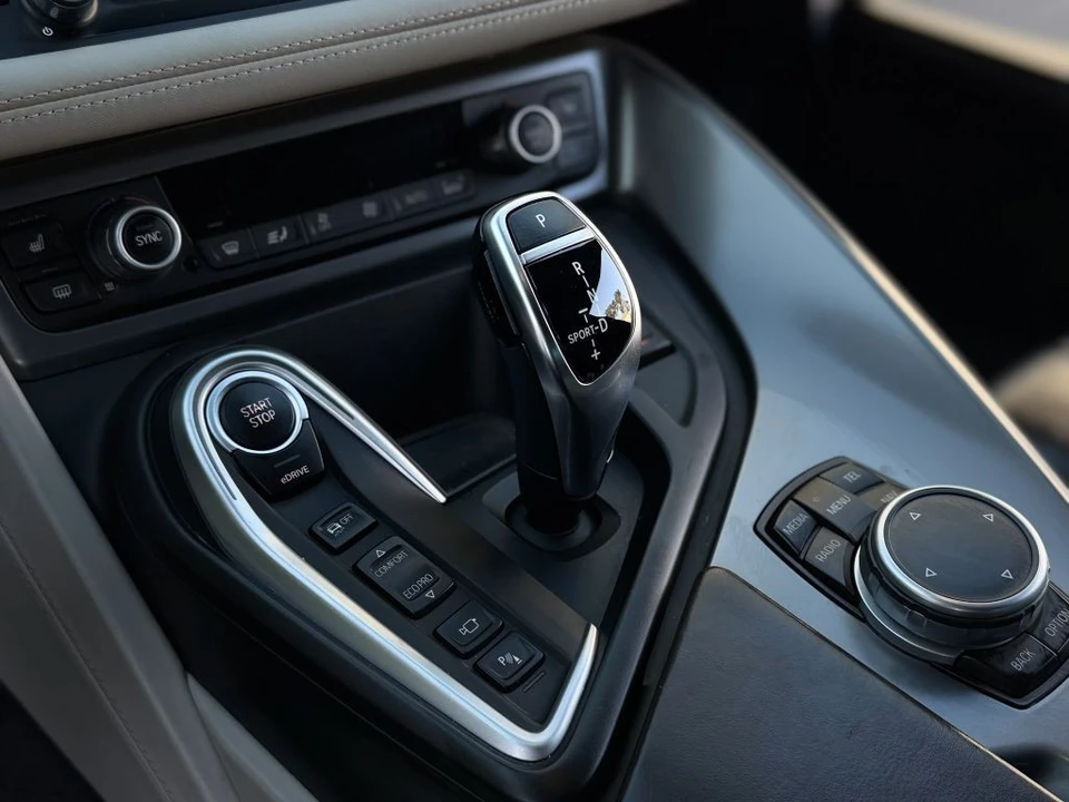 2015 BMW i8 - Image 21 of 21
