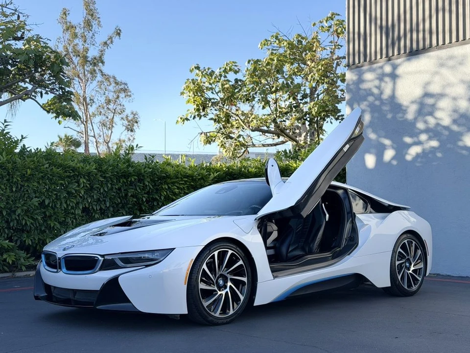 2015 BMW i8 - Image 9 of 21