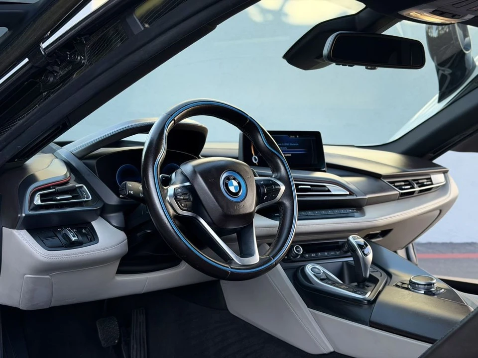 2015 BMW i8 - Image 15 of 21