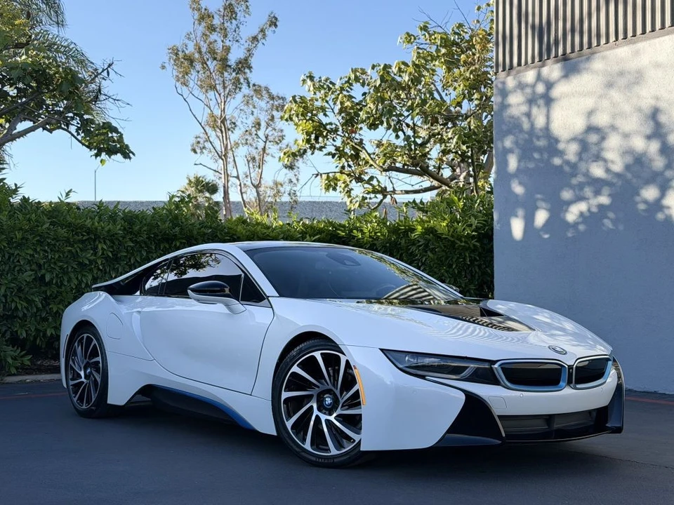 2015 BMW i8 - Image 6 of 21