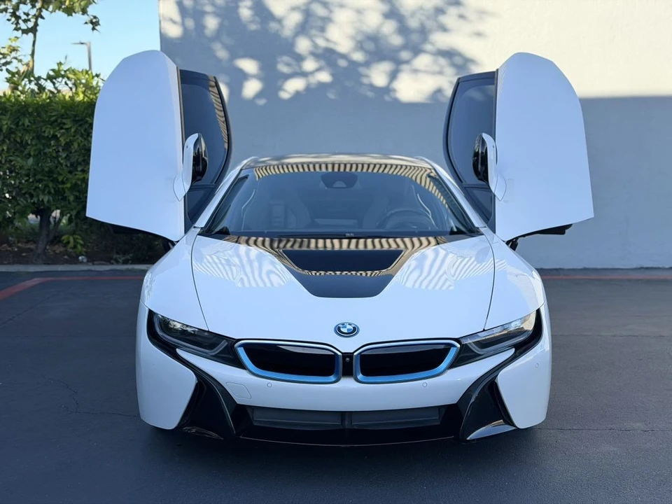 2015 BMW i8 - Image 2 of 21