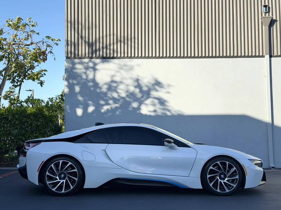 2015 BMW i8 - Image 5 of 21
