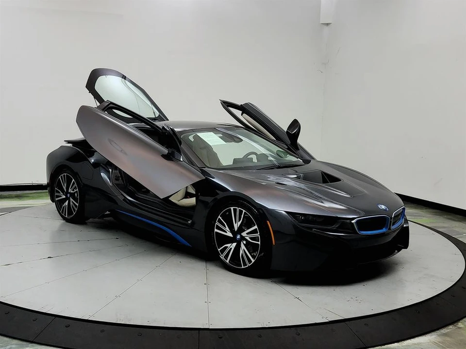 2015 BMW i8 - Image 10 of 31