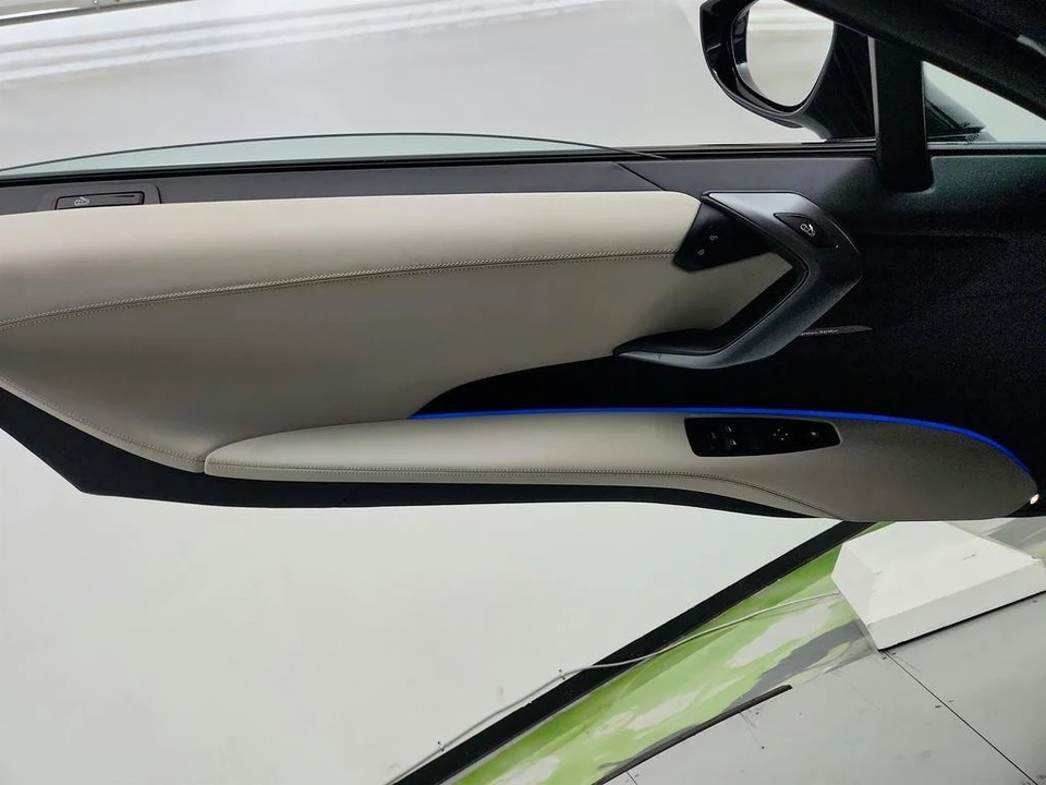2015 BMW i8 - Image 21 of 31
