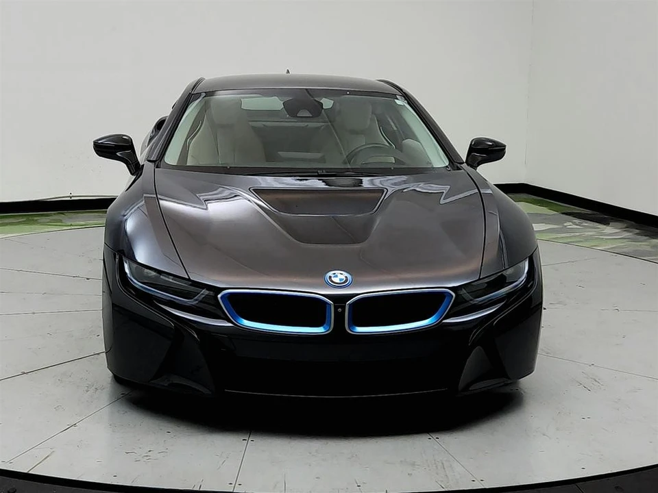 2015 BMW i8 - Image 2 of 31