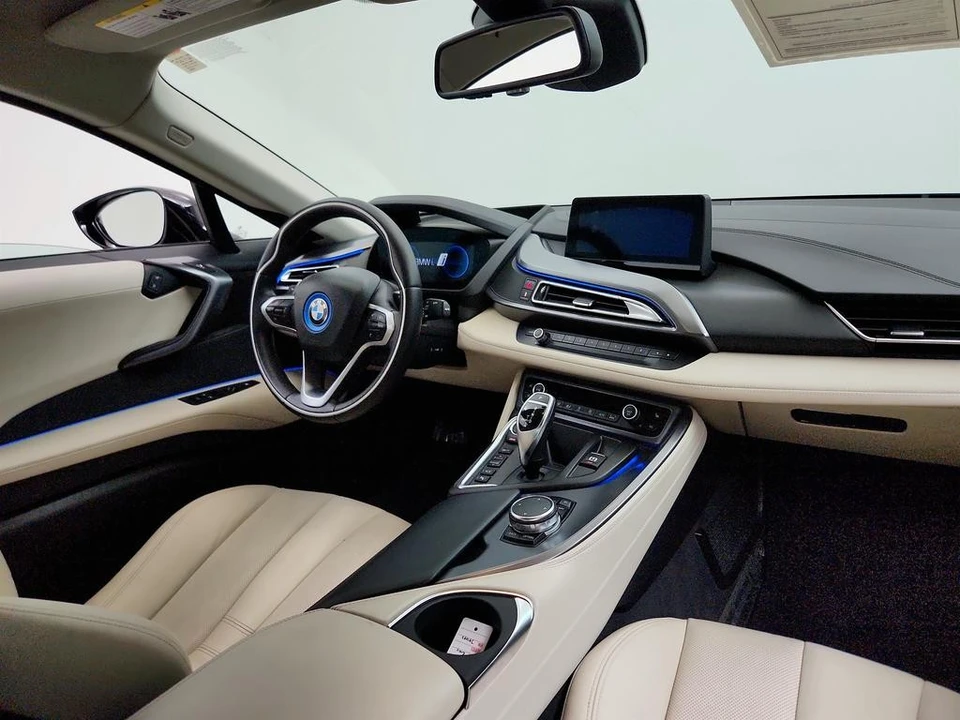 2015 BMW i8 - Image 23 of 31
