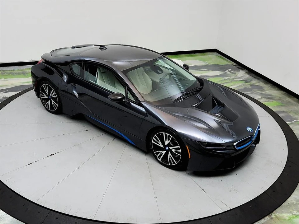 2015 BMW i8 - Image 28 of 31
