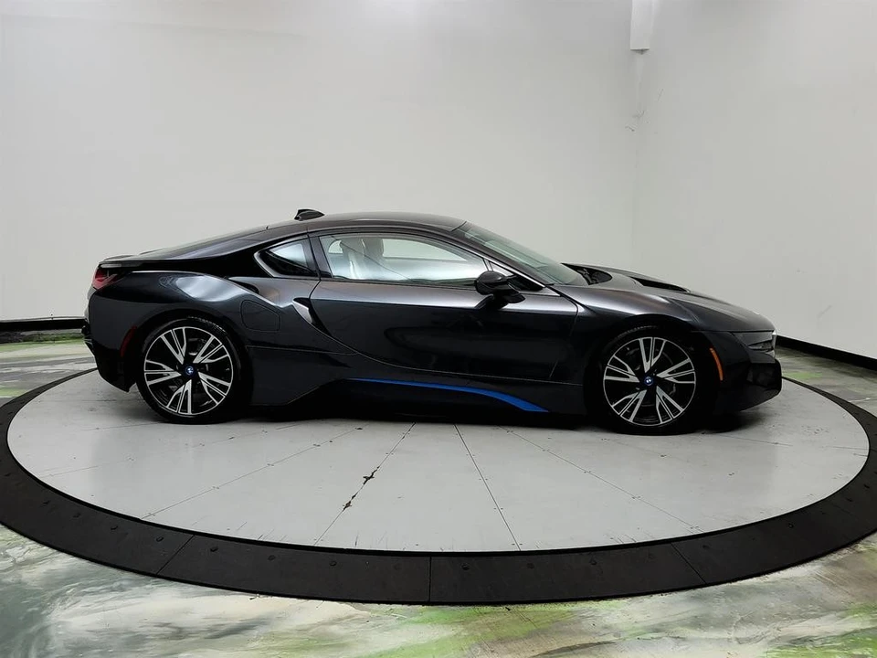 2015 BMW i8 - Image 4 of 31