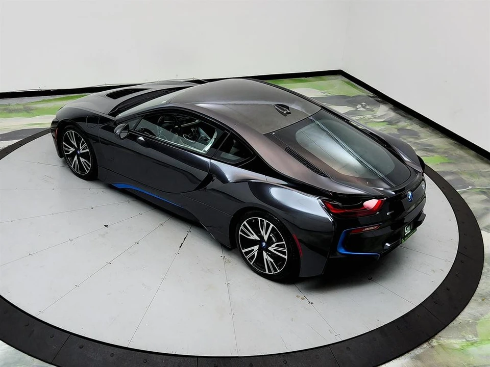 2015 BMW i8 - Image 30 of 31