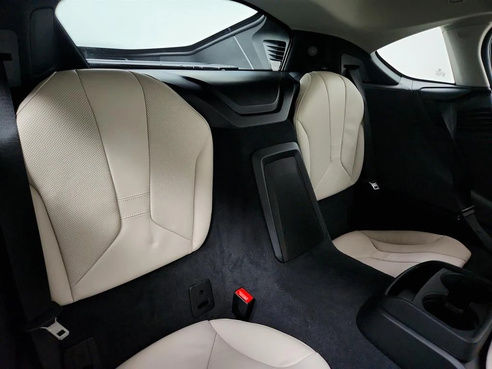 2015 BMW i8 - Image 25 of 31