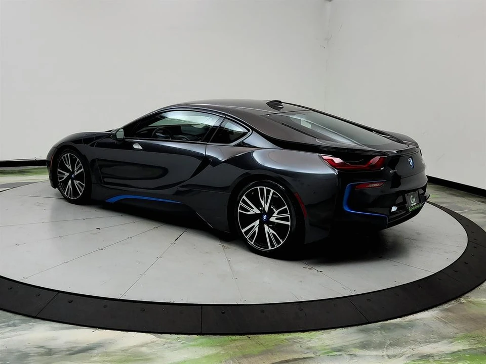 2015 BMW i8 - Image 7 of 31