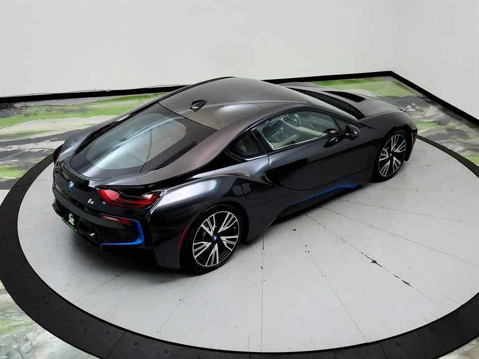 2015 BMW i8 - Image 29 of 31