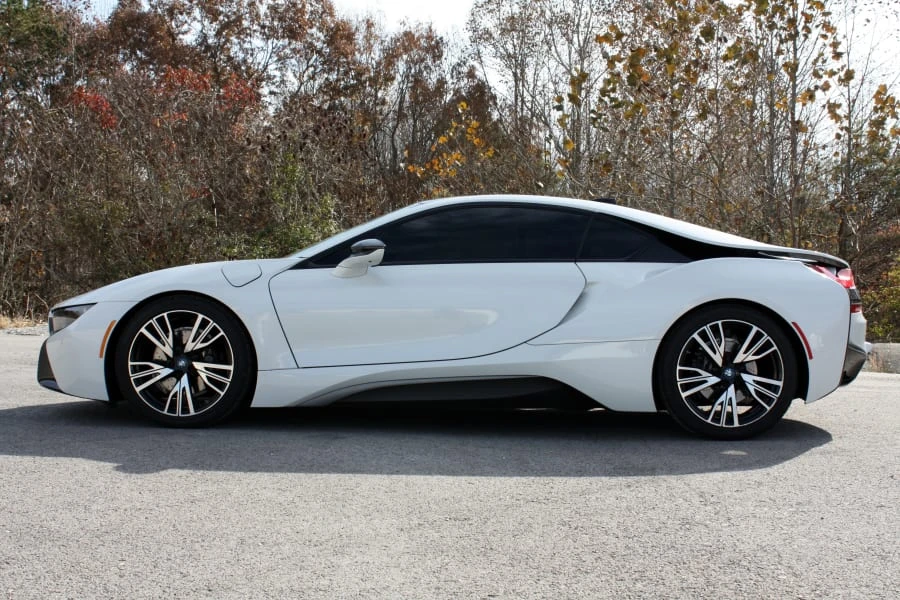 2015 BMW i8 - Image 2 of 12