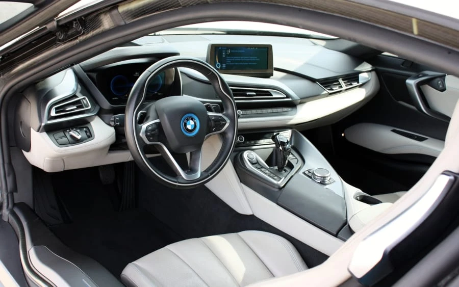 2015 BMW i8 - Image 7 of 12