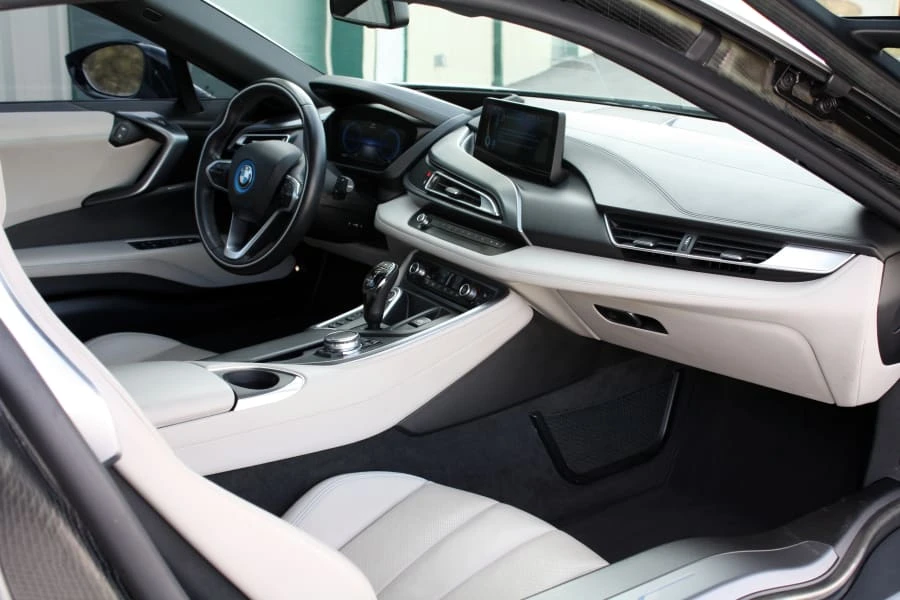 2015 BMW i8 - Image 8 of 12