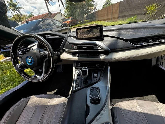 2015 BMW i8 - Image 6 of 11