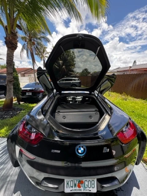 2015 BMW i8 - Image 2 of 11
