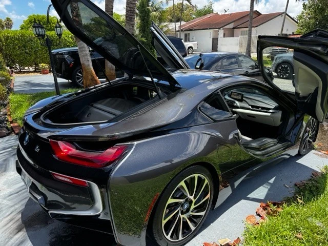 2015 BMW i8 - Image 3 of 11