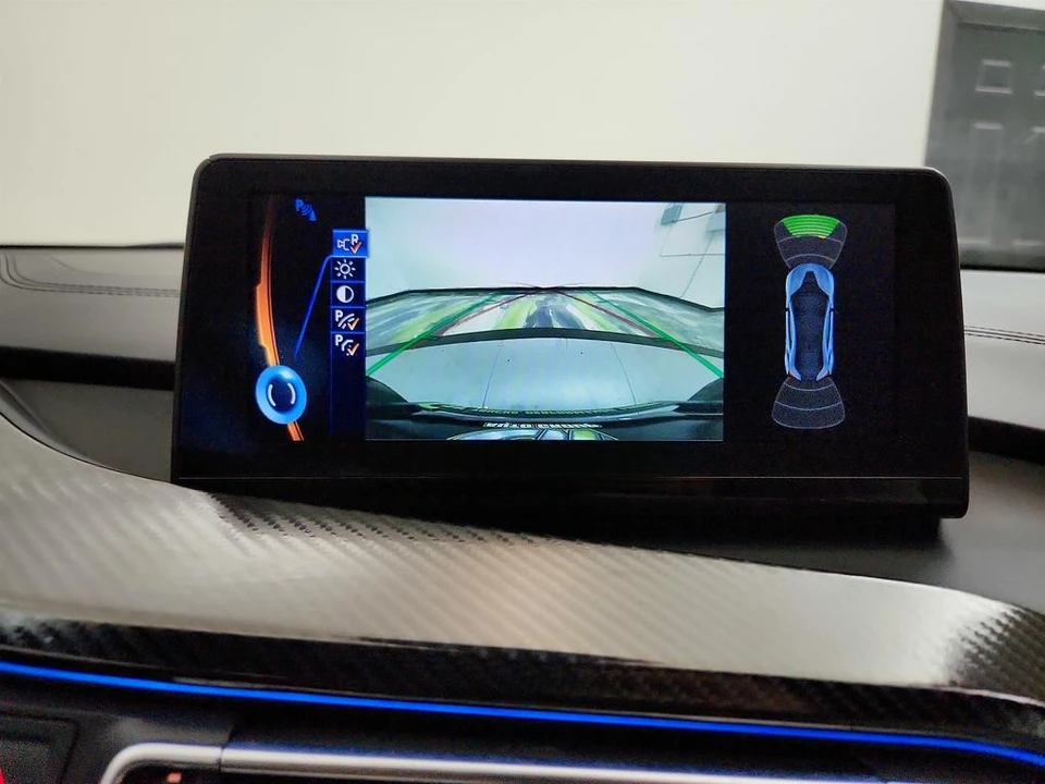 2015 BMW i8 - Image 19 of 31