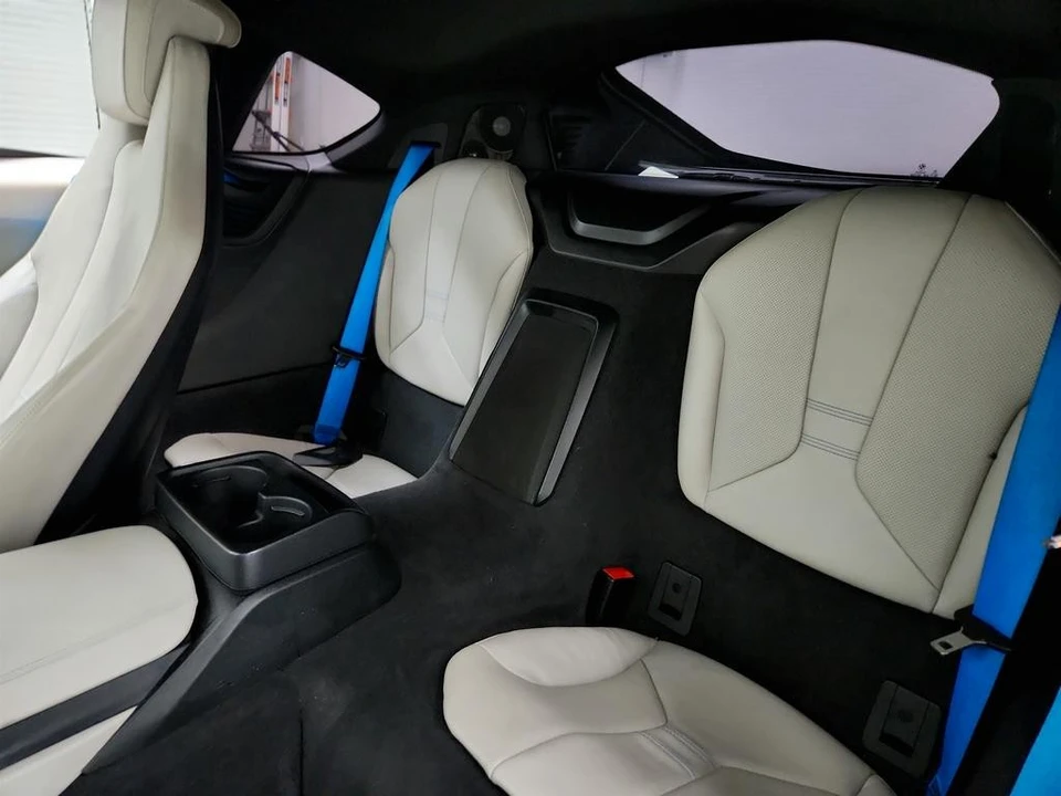 2015 BMW i8 - Image 23 of 31