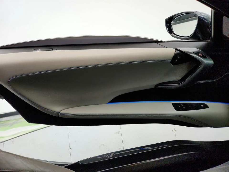 2015 BMW i8 - Image 22 of 31