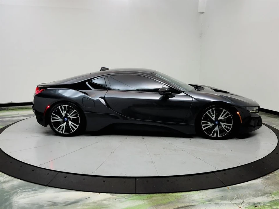 2015 BMW i8 - Image 4 of 31