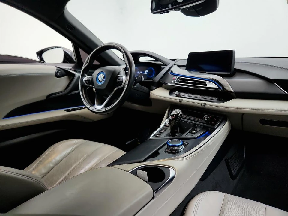 2015 BMW i8 - Image 24 of 31