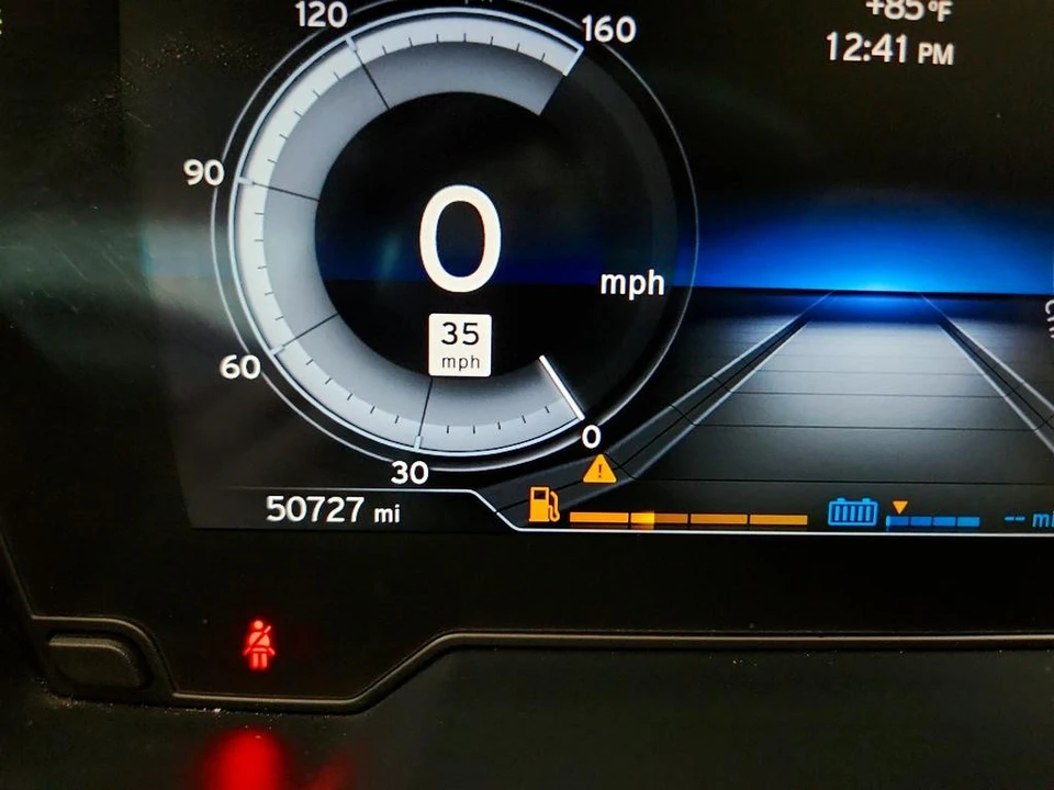 2015 BMW i8 - Image 15 of 31