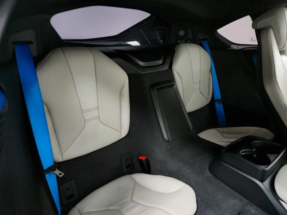 2015 BMW i8 - Image 27 of 31