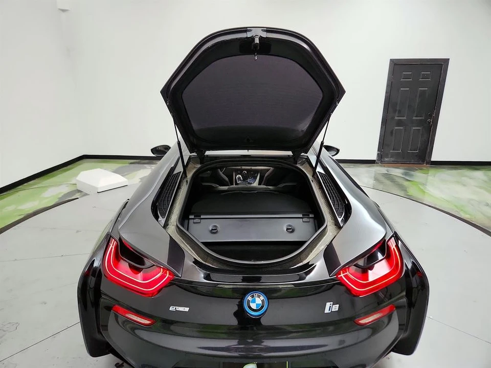 2015 BMW i8 - Image 27 of 31