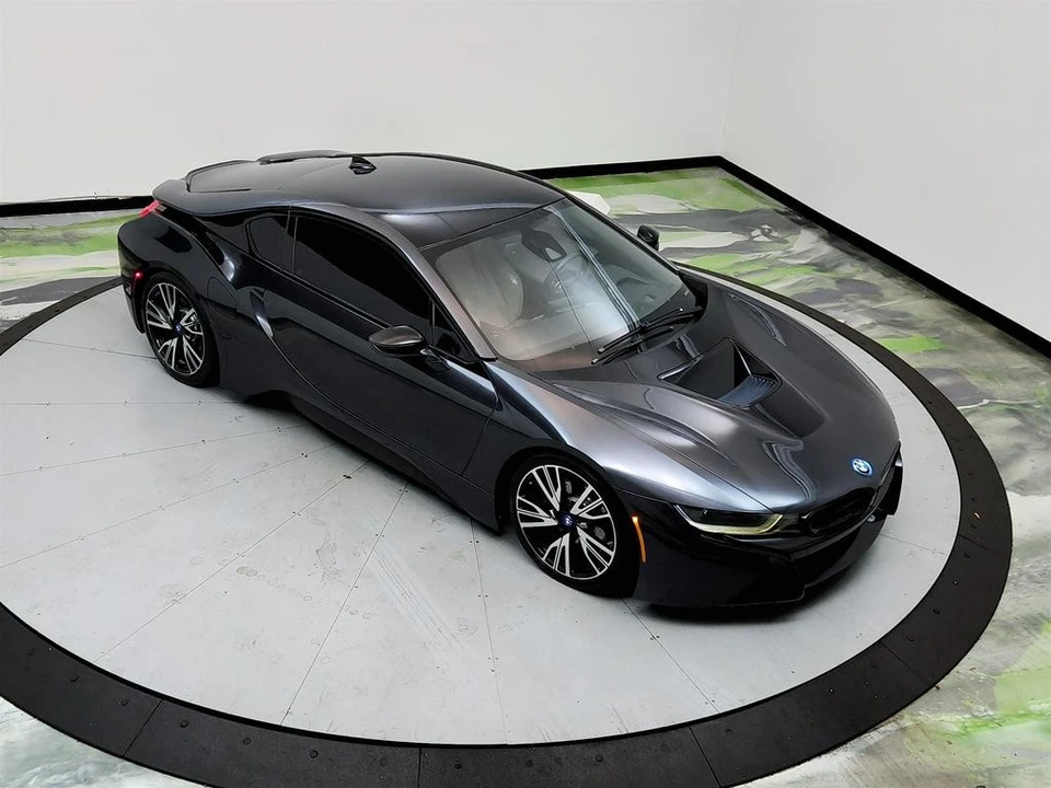 2015 BMW i8 - Image 30 of 31