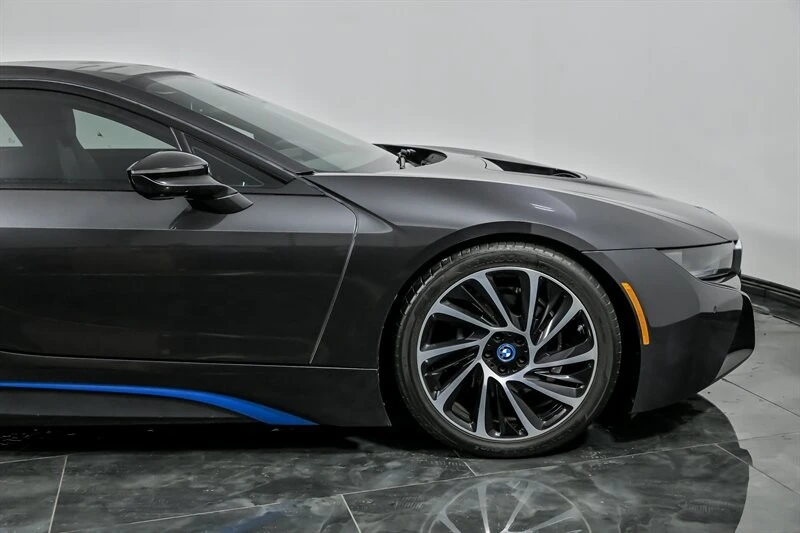 2015 BMW i8 - Image 12 of 21
